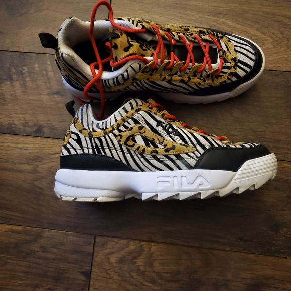 Womens Fila Sneaker - Picture 3 of 5